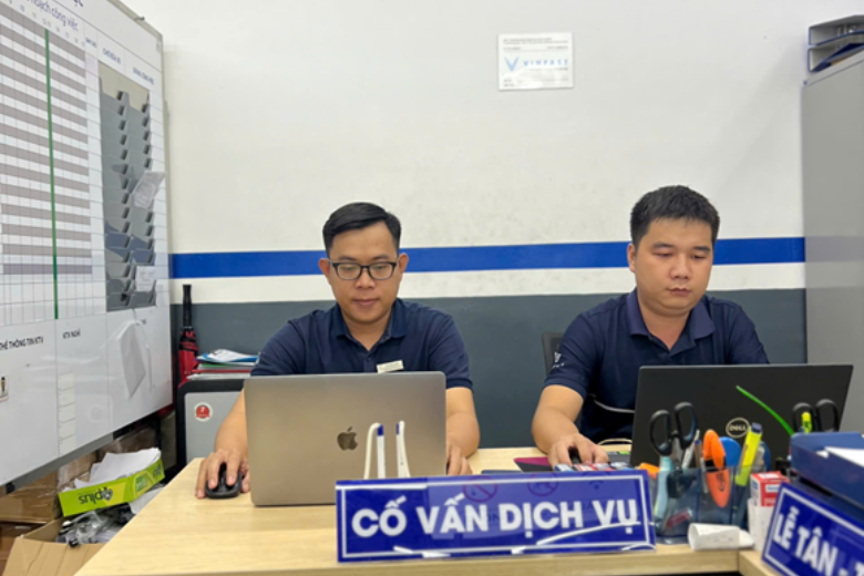 Tư vấn và hỗ trợ kỹ thuật cho khách hàng 24/7