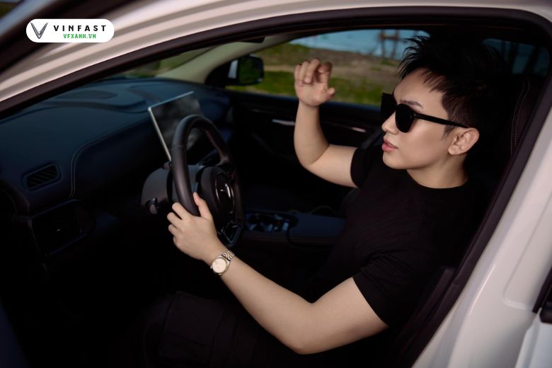 "MC của các hoa hậu" Phan Trung Hậu: "VF8- Khi sự tinh tế không cần lời giới thiệu" 5 320