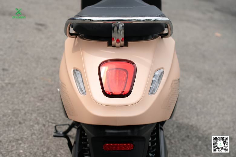 Vinfast Evo Grand ra mắt với pin tháo rời đi được 262km khi sạc đầy 7 110