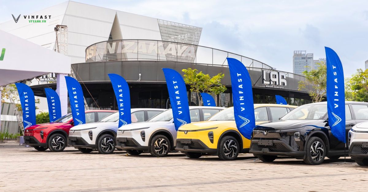 VinFast Limo Green tạo dấu ấn: 250 xe đồng loạt lăn bánh trên toàn quốc 44 Loc Thump Blog Xe 11