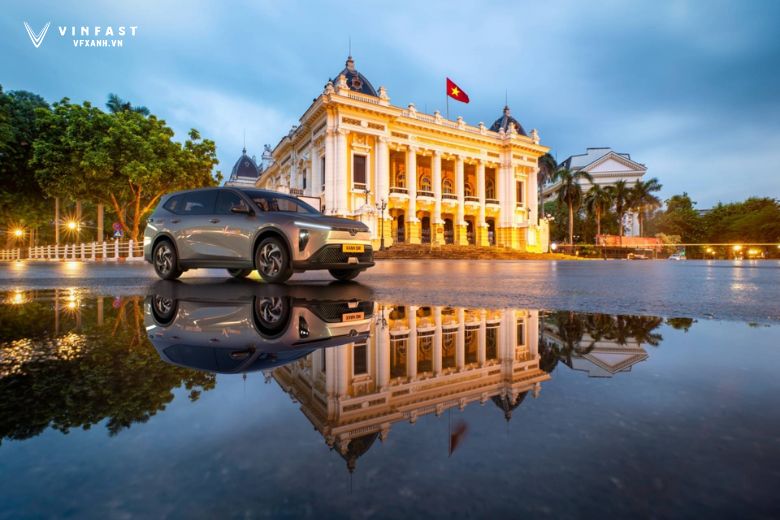 VinFast Limo Green MPV 7 thuần điện chủ lực từ VinFast gia nhập dịch vụ Xanh SM Limo 2 478