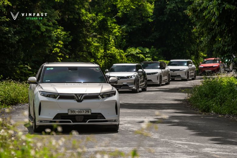 Kỷ lục doanh số VinFast tháng 10: Cú hích lịch sử của Xe điện Việt 1 7
