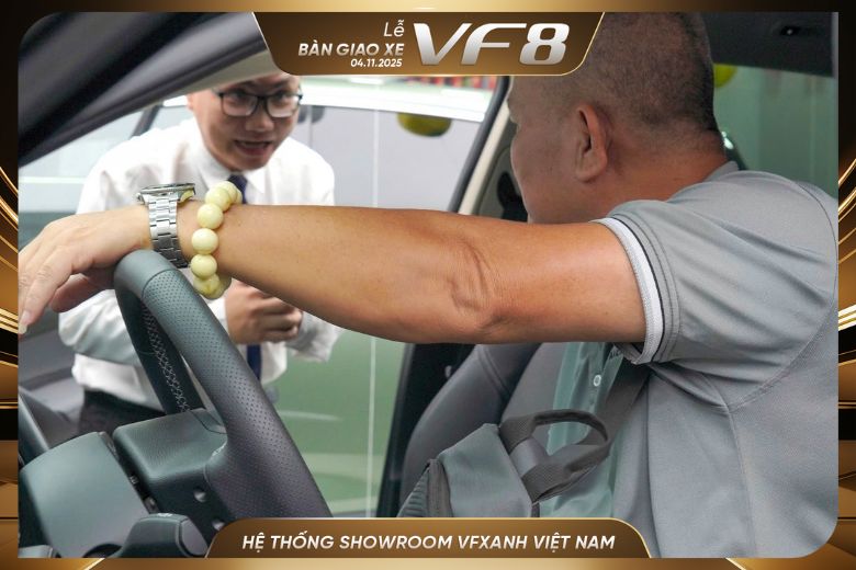 Quyết định "tậu" 2 xe VF 8 liên tiếp: Xu hưởng chuyển đổi xanh khiến chủ doanh nghiệp từ bỏ xe xăng 6 8 1