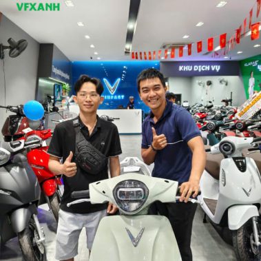 khach mua vinfast feliz 2025 vfxanh